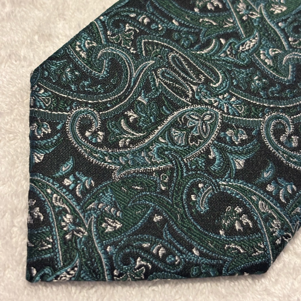 Brand New Stylish Tie By Paul Malone  Palm Beach